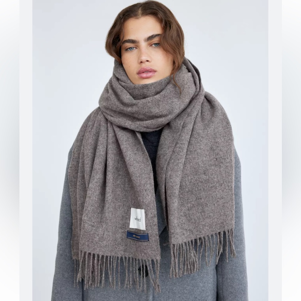 Aritzia The Classic 100% Wool Beige Scarf